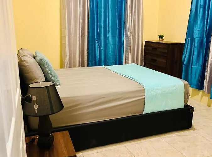 The Rest Stop-b- 15 Min From Airport/24hrs Security Apartamento *